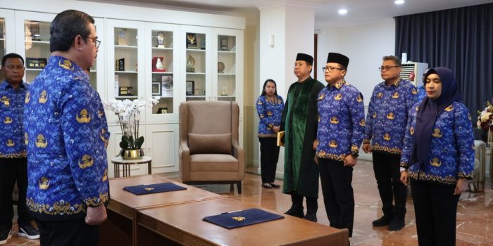 Gubernur Maluku Lantik Dua Pejabat Strategis, Perkuat Tata Kelola Keuangan dan Infrastruktur Daerah