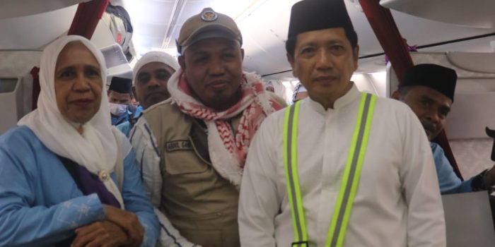 Tiba di Ambon, Sekda Maluku Sambut Kepulangan Jemaah Haji Kloter 24: Insyaallah Mabrur dan Mabruroh
