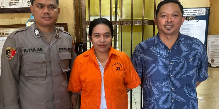 Polda Maluku Lakukan Serahkan Tersangka dan Barang Bukti Kasus Pemalsuan Surat dan/atau Penipuan dan Penggelapan, Tersangka Eks ASN Kejaksaan Diserahkan ke JPU