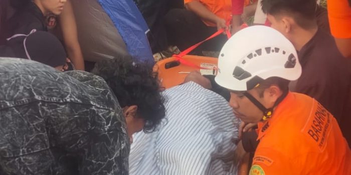 Alami Hipotermia, seorang pendaki berhasil dievakuasi Tim SAR Gabungan