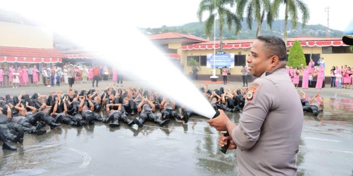Kapolresta Ambon Pimpin Upacara Laporan Kenaikan Pangkat 127 Personel Periode 1 Juli 2026