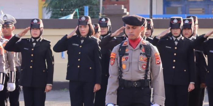 Penyaluran beras, penyerahan hadiah lomba dan syukuran mewarnai upacara hari bhayangkara ke -80 di Polresta Ambon.