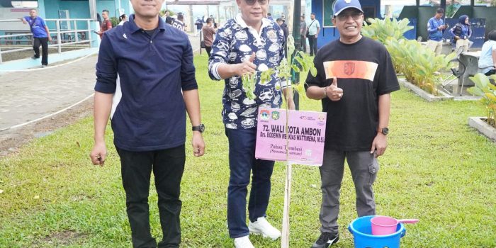 Wali Kota Ambon Lakukan Penanaman Pohon Trembesi, Perkuat Komitmen Penghijauan Kota