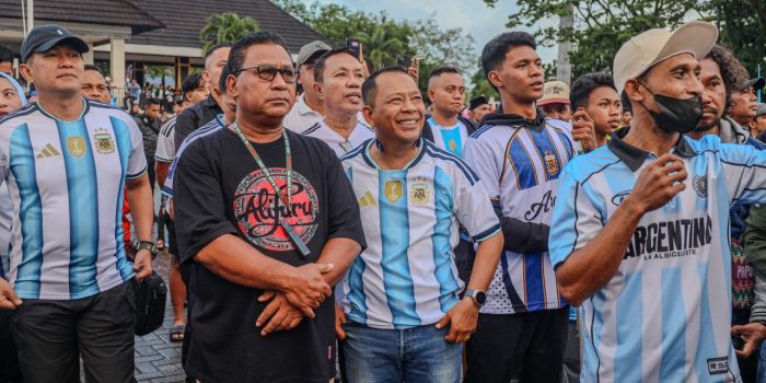 Meriah, Dansathantai Kodaeral IX Hadiri Nobar Piala Dunia 2026 Bersama Gubernur Maluku dan Masyarakat