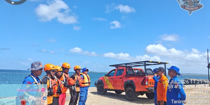 Longboat berpenumpang 14 orang tenggelam, 13 selamat, 1 meninggal dunia