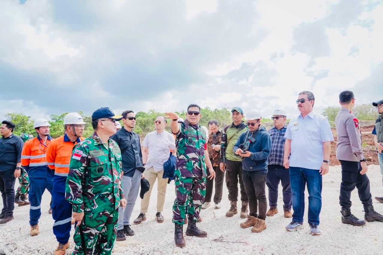 Sambut Kunker Presiden Pangdam Pattimura Percepat Pembangunan Heliped Lermatang