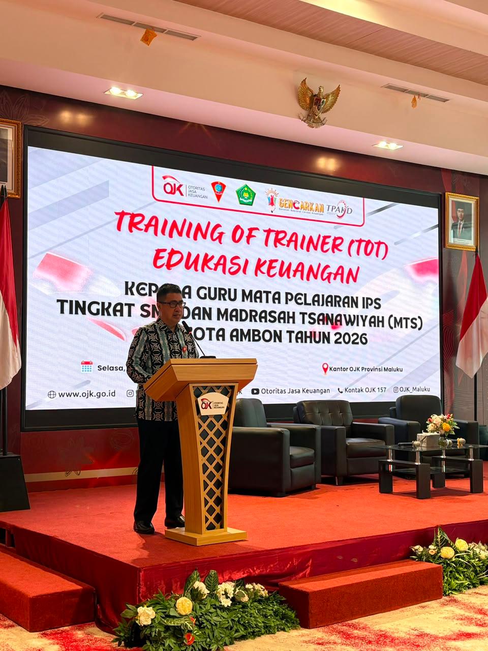 OJK MALUKU BERSAMA INDUSTRI JASA KEUANGAN DAN MASYARAKAT TANAM HARAPAN MELALUI GERAKAN BETA TANAM