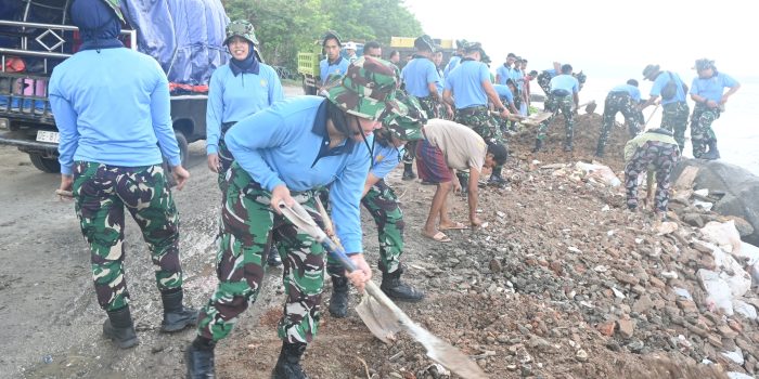 Aksi Perbaikan Jalan Longsor, Danlanud Pattimura: Wujud Lanud Pattimura Peduli Terhadap Lingkungan