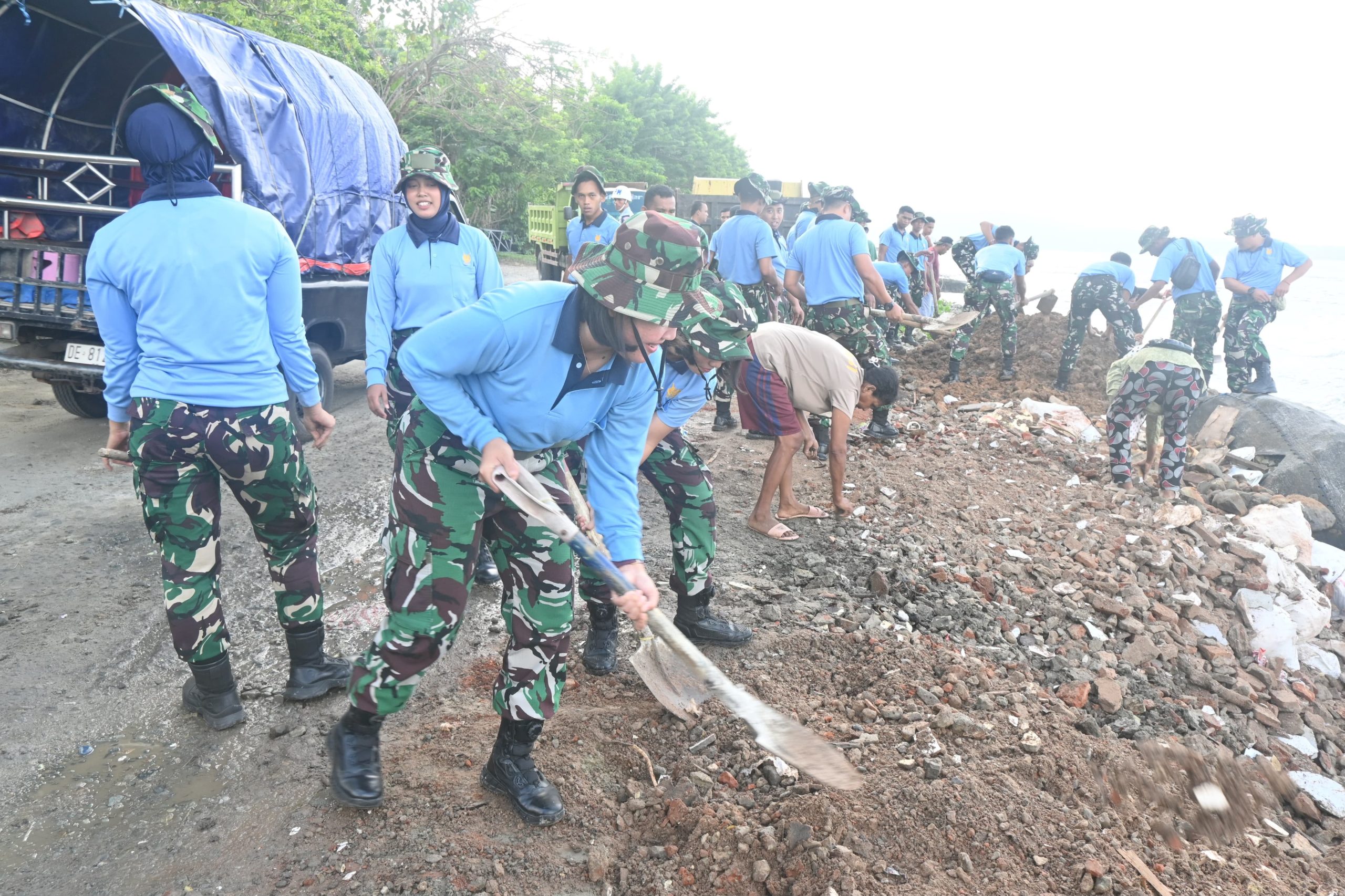 Aksi Perbaikan Jalan Longsor, Danlanud Pattimura: Wujud Lanud Pattimura Peduli Terhadap Lingkungan