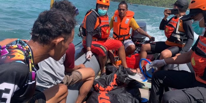 Hari kedua pencarian, seorang nelayan asal Kepulauan Tanimbar ditemukan Tim SAR Gabungan meninggal dunia
