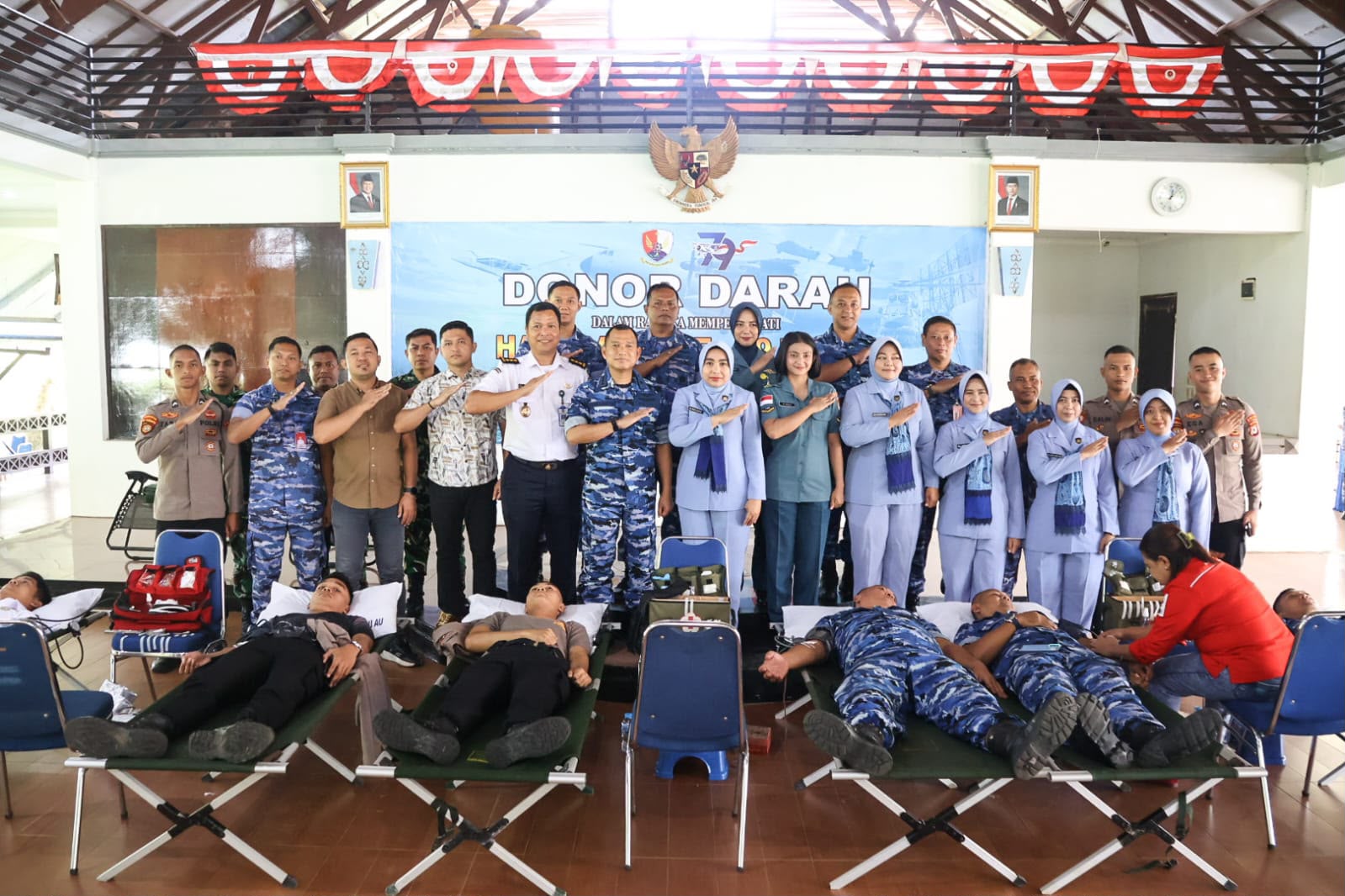 Lanud Pattimura Gelar Donor Darah bersama PMI dan Indomaret dalam rangka Peringatan ke-79 Hari Bakti TNI Angkatan Udara.