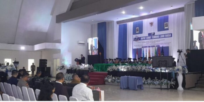 Gubernur Hendrik Lewerissa Hadiri Wisudawan SMART UKIM, Ketua DPRD Provinsi Maluku Benhur Watubun