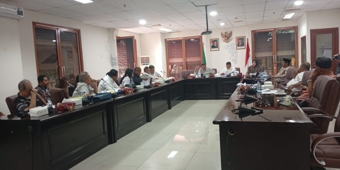 Ketua Komisi I DPRD Maluku Gelar RDP dengan Walubi, Soroti Sengketa Tanah Vihara 1 Hektar